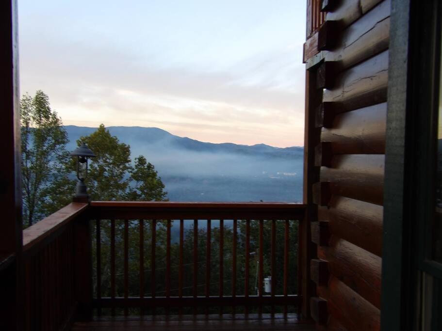 塞维尔维尔Yogi'S Den: Breathtaking Views! 3 Min To Dollywood, On 1 Acre!别墅 外观 照片
