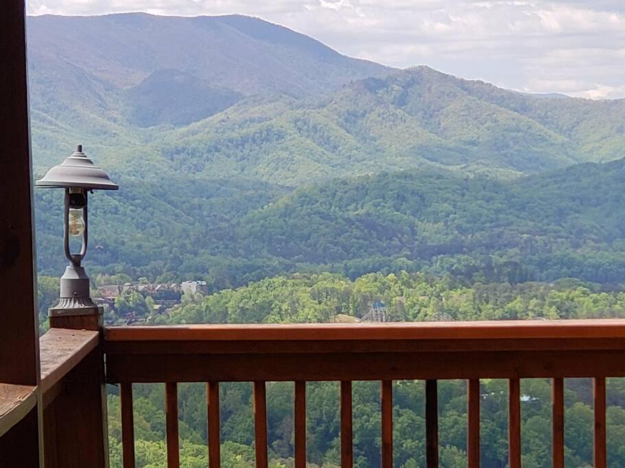 塞维尔维尔Yogi'S Den: Breathtaking Views! 3 Min To Dollywood, On 1 Acre!别墅 外观 照片